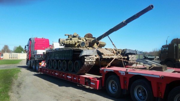 军事装备的运输 0