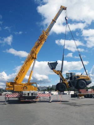 <h1>在圣彼得堡装卸作业</h1>