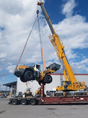 在圣彼得堡装卸作业 1